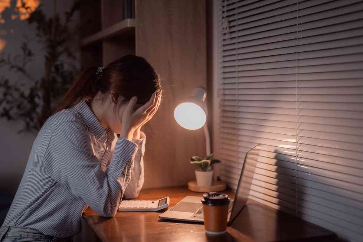 44歲中產被裁員後發現「呼吸費」的故事