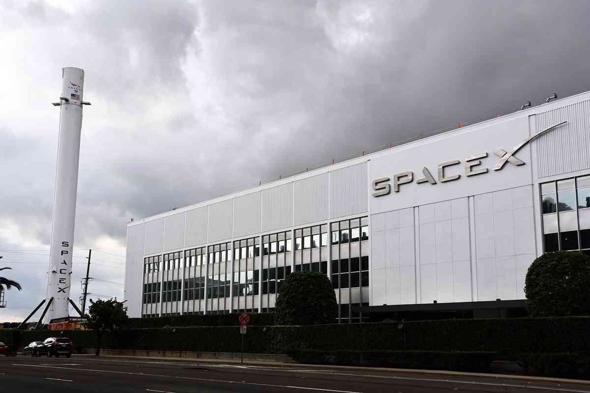 SpaceX：星空時代的東印度公司