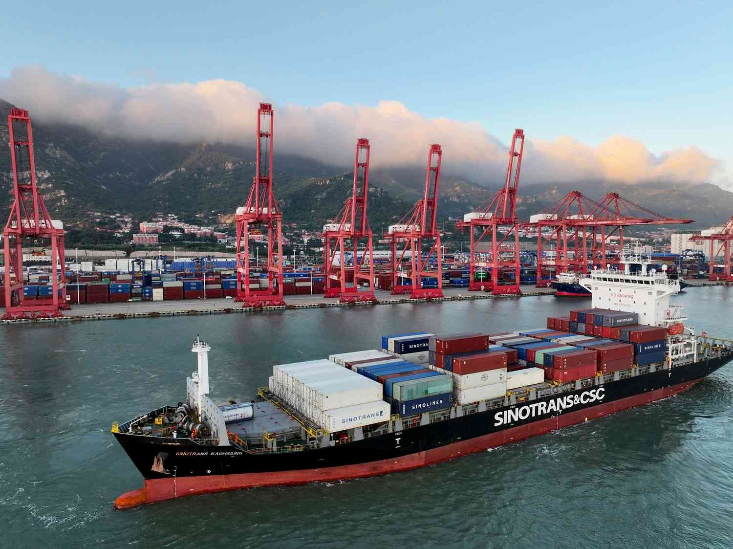 聚焦數據｜關稅戰拖累中國外貿增速，去年對美國出口瀉20%創最大年度跌幅