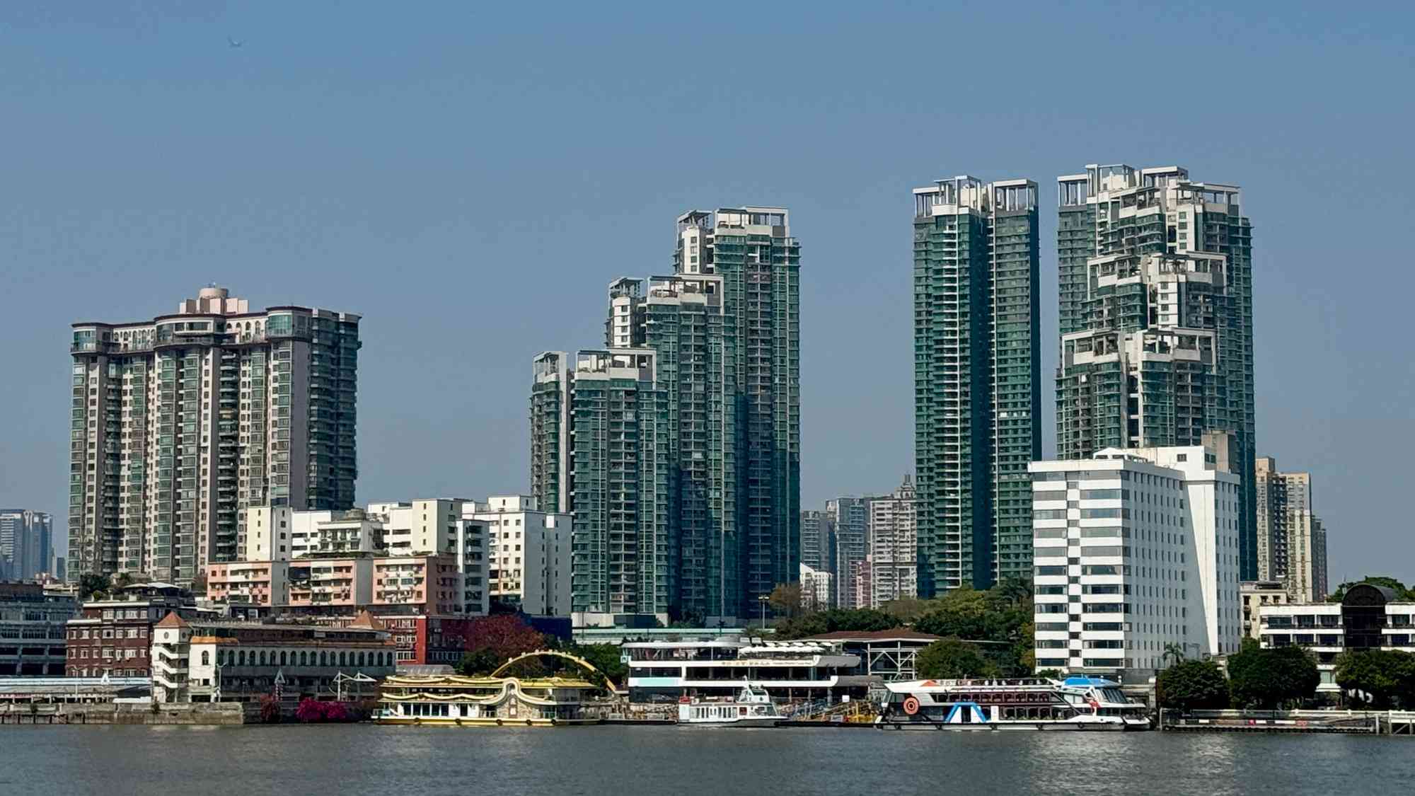 兩會焦點｜一文讀懂政府工作報告，首要任務「拓內需、促消費、擴投資」