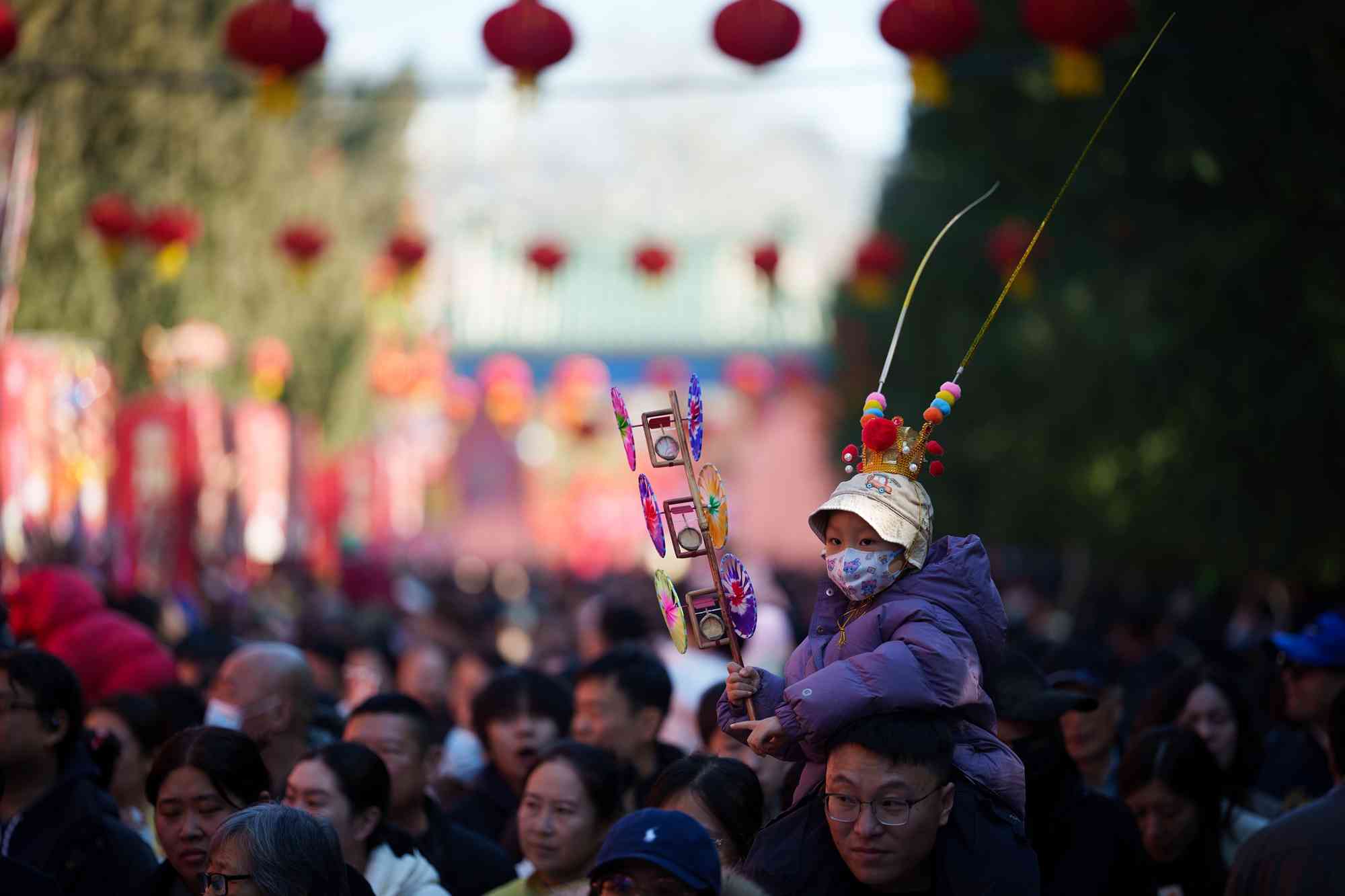 兩會焦點｜一文讀懂政府工作報告，首要任務「拓內需、促消費、擴投資」