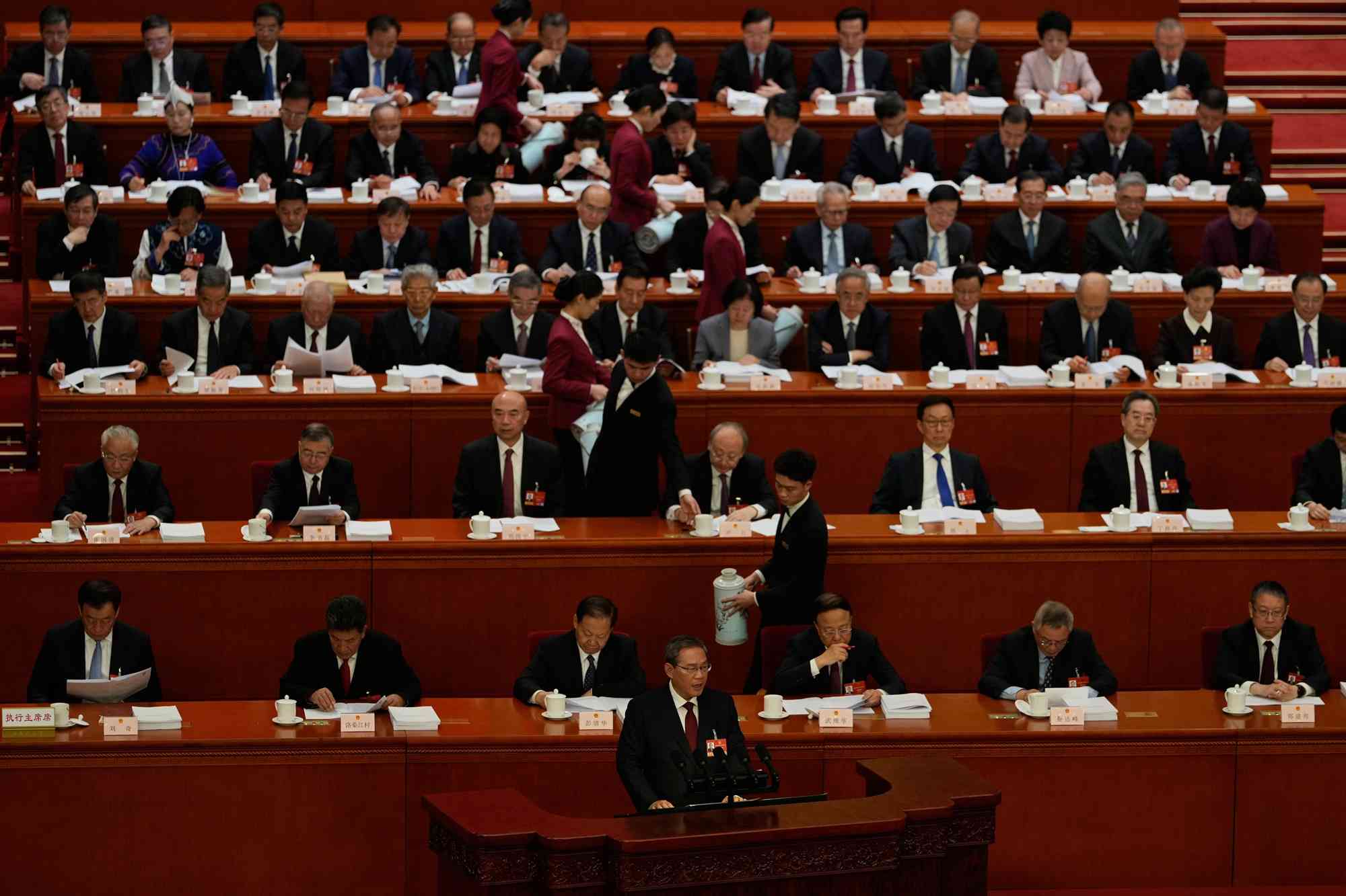 政府工作報告｜今年經濟增長預期目標4.5%－5%，赤字規模增至5.89萬億元