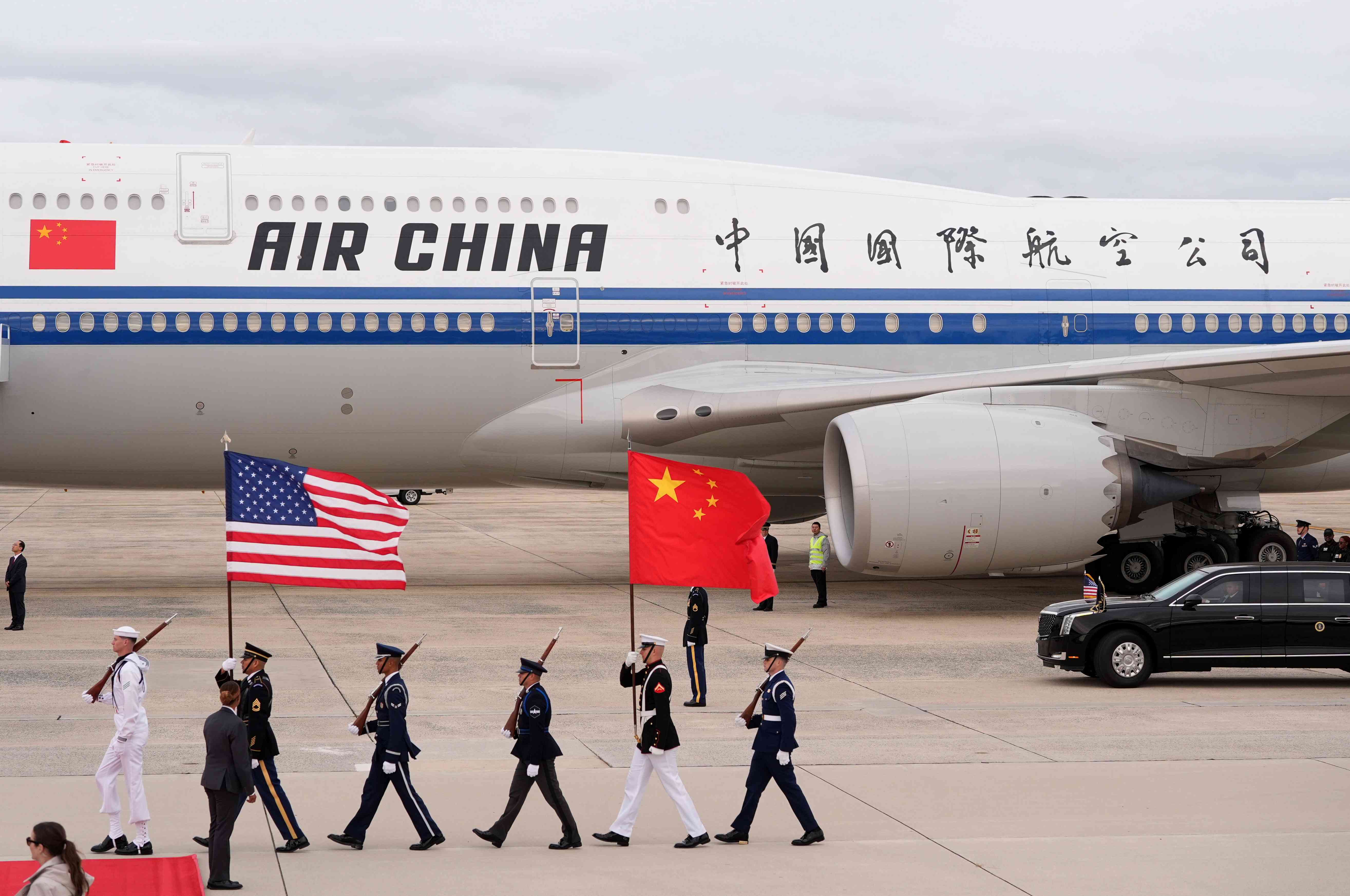 習特會｜習近平乘專機離京前往美國展開國事訪問，彭麗媛、蔡奇、王毅等隨行(不斷更新)
