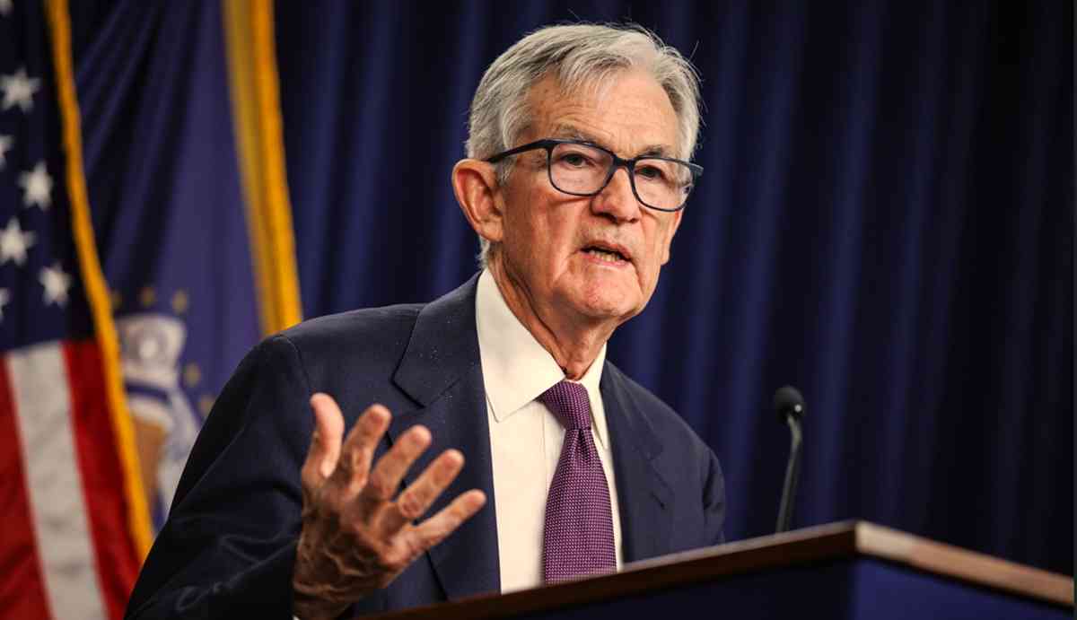 美息不變鮑公放鷹今年或僅減息一次，地產股銀行股齊下挫未宜沾手？