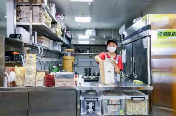 美團 | FOCUS | 「零元購」外賣熱戰，京東醞釀「陽謀」