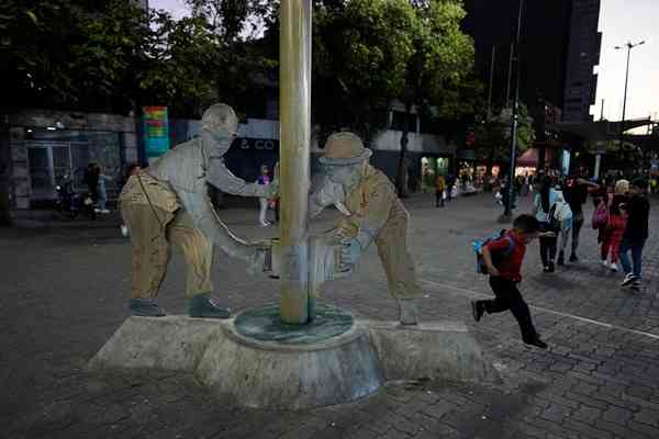 委內瑞拉 | FOCUS | 《三體》預言成真？侵侵明控石油暗渡礦產