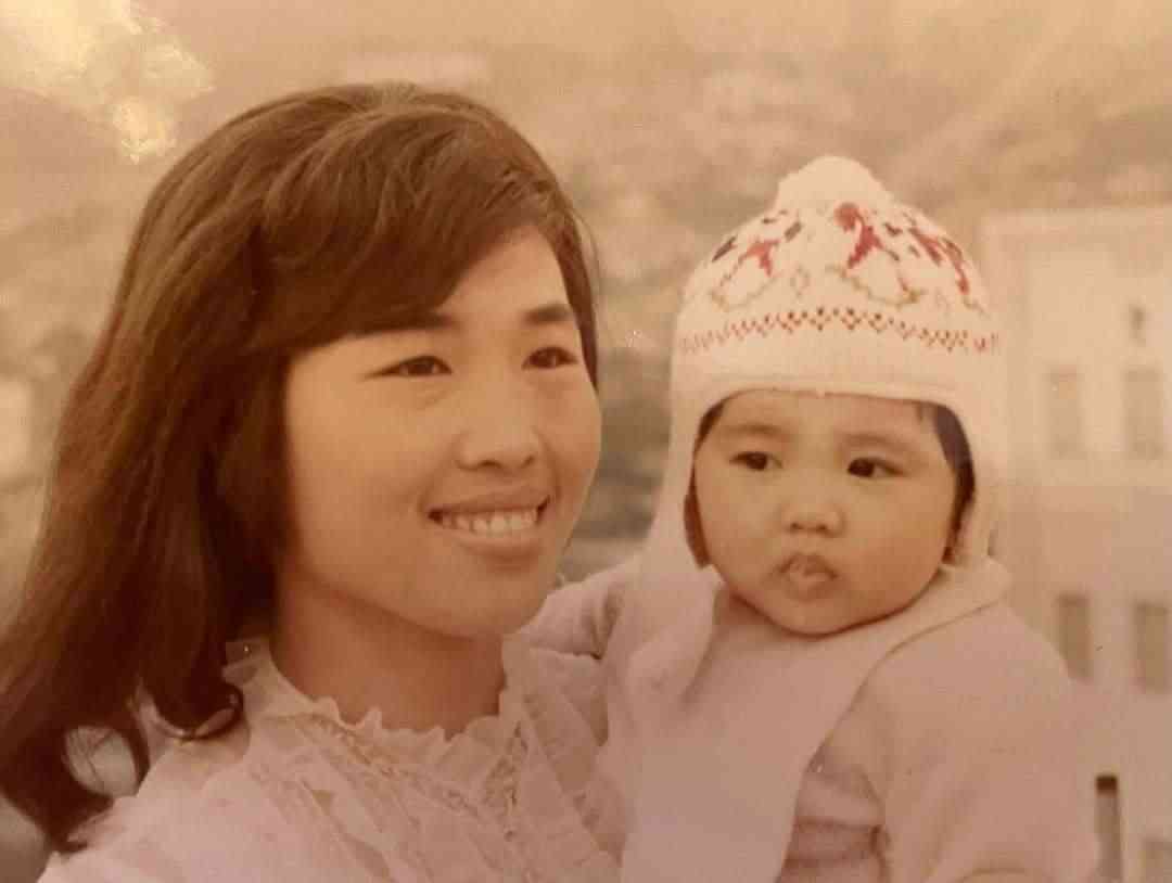 凍齡女神丨53歲黎姿罕曬泳照零贅肉狀態驚人　保濕大法+4招凍齡術大公開