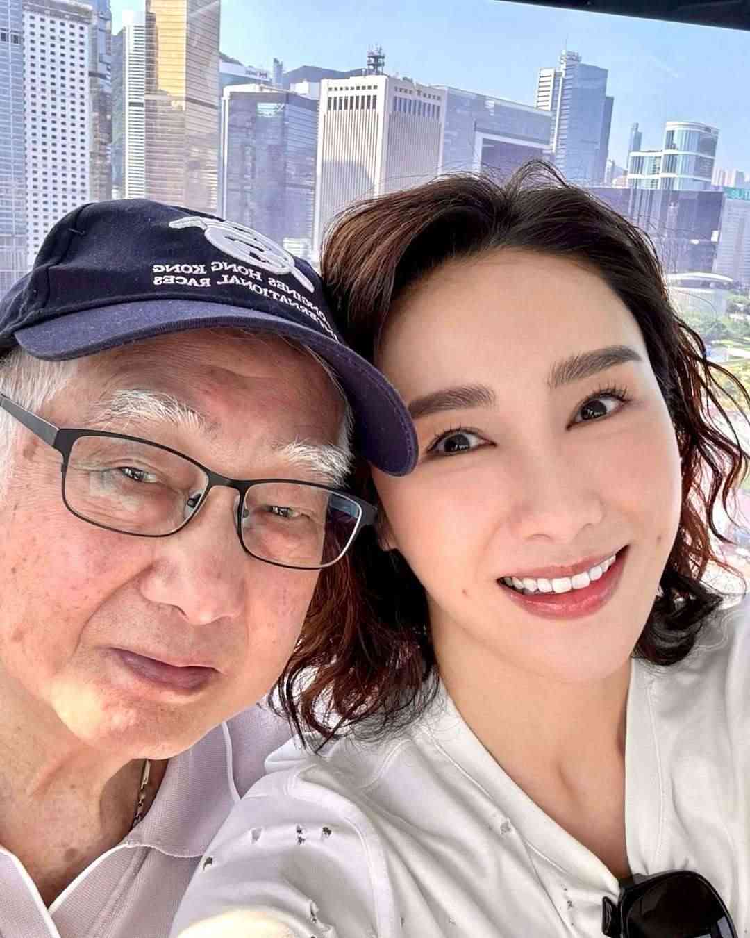 凍齡女神丨53歲黎姿罕曬泳照零贅肉狀態驚人　保濕大法+4招凍齡術大公開