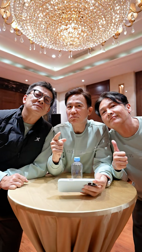 凍齡男神丨前TVB凍齡男神零濾鏡真面目曝光 滿臉老人斑眼袋極深 網民嘆︰歲月無情 凍齡男神丨前TVB凍齡男神零濾鏡真面目曝光 滿臉老人斑眼袋極深 網民嘆︰歲月無情