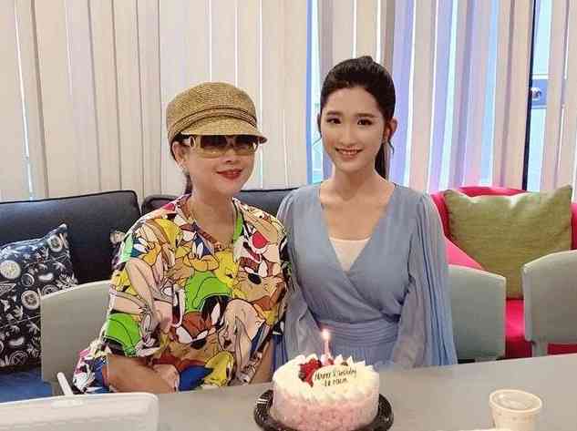 凍齡女神丨曾嫁入何東家族被譽「最美阿紫」 陳復生近況曝光貴氣迫人餅印女港大法律系畢業任主播 凍齡女神丨曾嫁入何東家族被譽「最美阿紫」 陳復生近況曝光貴氣迫人餅印女港大法律系畢業任主播