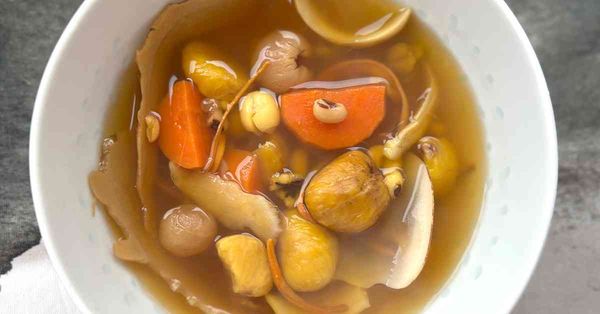 秋日素湯推介：蟲草花栗子淮山湯，十一月夏意未去，顛覆秋天的感覺！