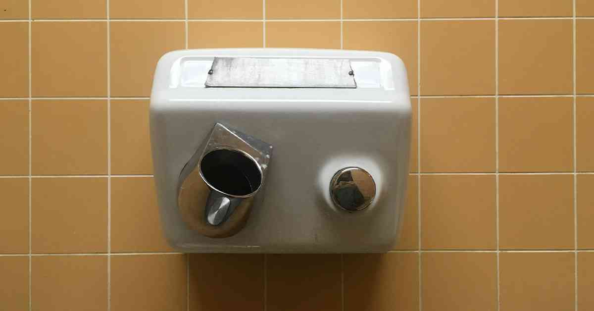 英國科學家實測公廁乾手機，吹出細菌量恐比洗手前更骯髒