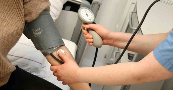 中醫八字五行治療高血壓｜突發病例分析、飲食調理建議