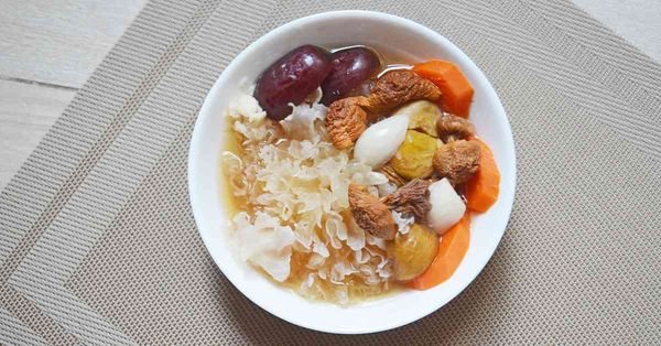 白露素湯水│百合養陰潤肺雪耳滋潤皮膚 入秋喝姬松茸雪耳養顏素...
