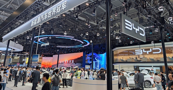 比亞迪等多家車企承諾帳期60天，專家：應規範支付方式，禁匯票