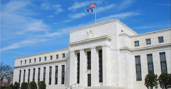 美減息四分一厘港銀未跟足，地產股下挫可否趁機吸？其他息口敏感股應如何部署？