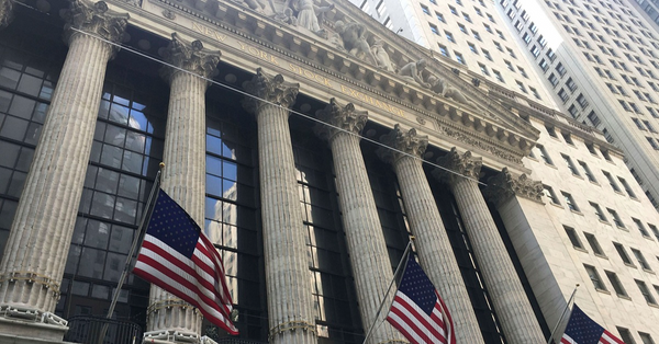 美股收盤 | 信貸恐慌降溫及中美貿易局勢有望緩和，道指反彈238點