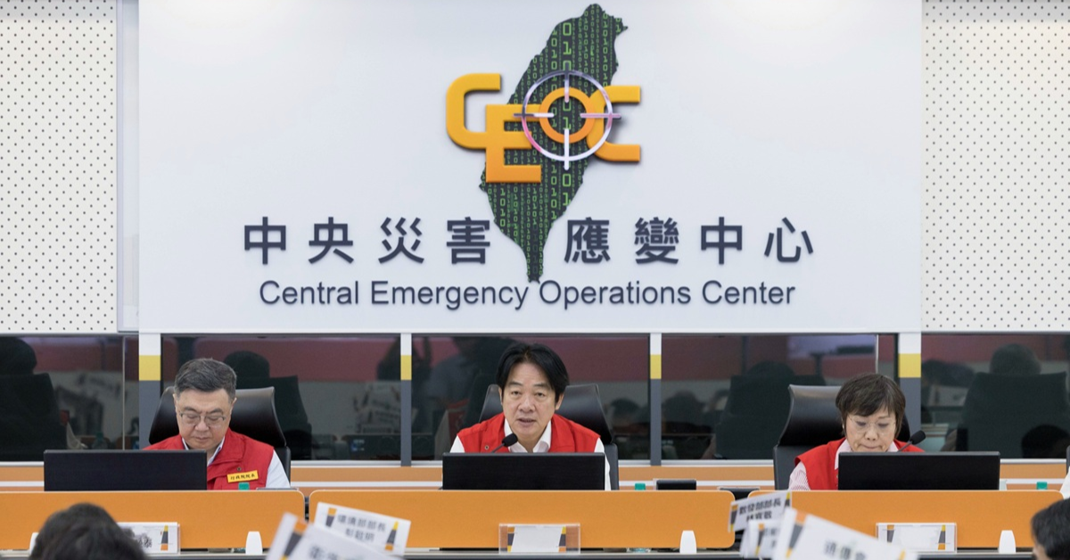 當「8號風球」撞上「政治學」：台灣颱風假，為何放得像一場大型心理戰？
