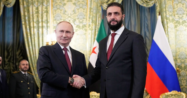 俄羅斯總統普京在克里姆林宮接見敘利亞過渡政府總統沙拉，是兩人首次會晤