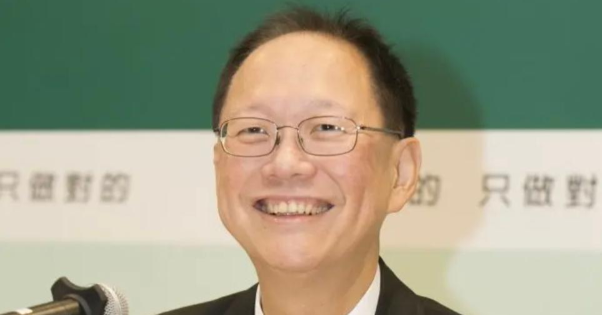 在一般人印象中，上市公司大集團的行政總裁(CEO)，定必一身意大利西裝領帶皮鞋，在公眾面前氣定神閒、笑意盈盈、有禮有節、中英文流利，出入有豪華房車配司機，公司提供過千呎豪宅，年薪千萬另加花紅，名牌會所會籍有齊，周末粉嶺或深水灣打Golf⋯⋯一切一切，極度風光，羡煞旁人。