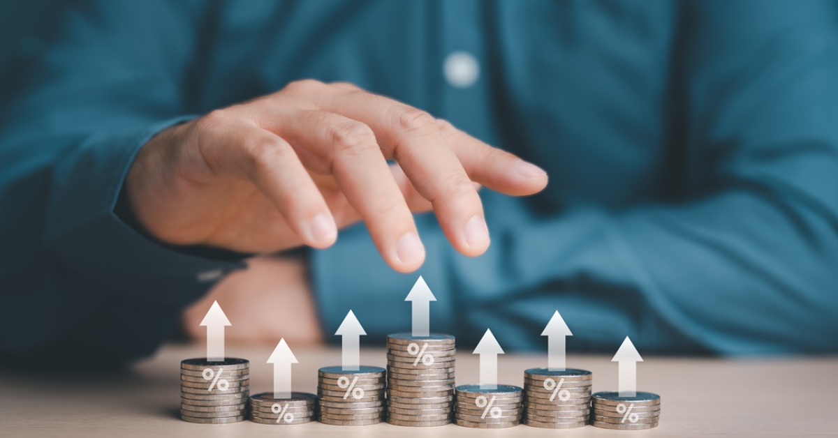 上日提到，香港政府不斷宣傳的「退休三寶」，即年金、物業逆按揭，以及保單逆按揭，某程度上和我倡議的「三合一退休理財方案」十分吻合，只要以年金做「膽」，再配合物業和保單的逆按揭，已經可以安穩地過退休生活。