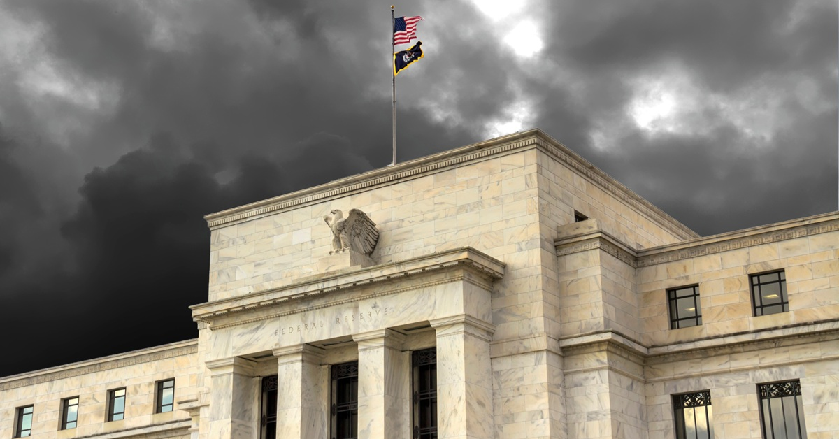 聯儲局估計最後還得降息 市值最大的公司交出了一份靚麗的業績,卻觸發了科技巨企股票和虛擬貨幣兩大類高風險資產價格的暴跌,並帶動全球股市連鎖下挫,直至紐約聯儲主席親自出來喊話。