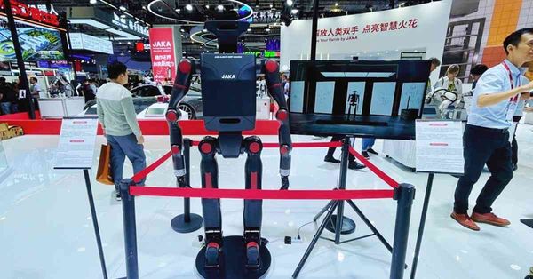 上海特寫｜工博會展示新科技，人形機器人、大模型成亮點