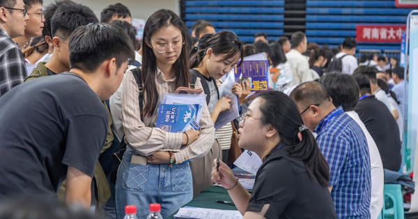 神州經脈 | 青年失業率續降，蘋果在華銷量激增，滬指連挫三日