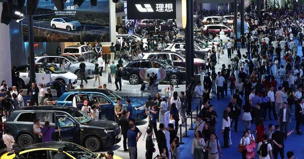 車企血戰｜搶攻「金九銀十」！內地車企再掀促銷戰，盈利壓力仍存在
