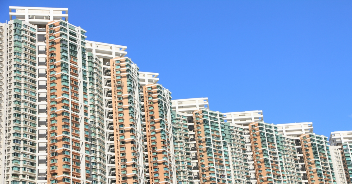 異動股｜地產板塊造好新世界升逾2％，美就業萎縮加息預期再降溫