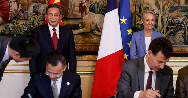 互利互惠。李強與法國總理博爾內舉行會談，中方願同法方堅持互利互惠，願推動雙邊貿易平衡發展。