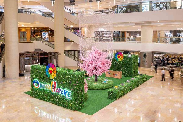 金鐘太古廣場｜盛夏綻放！太古廣場化身花海田園「Field of Flowers」 呈獻全港首個村上隆Ohana Hatake期間限定店