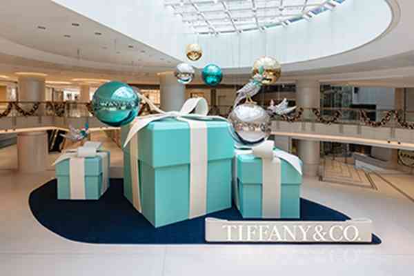 ELEMENTS 圓方｜ELEMENTS圓方「The Delight of Gifting」  揭開多重聖誕驚喜 聯乘Tiffany & Co. 華麗呈獻  標誌性聖誕禮盒裝置及節日限定甜點