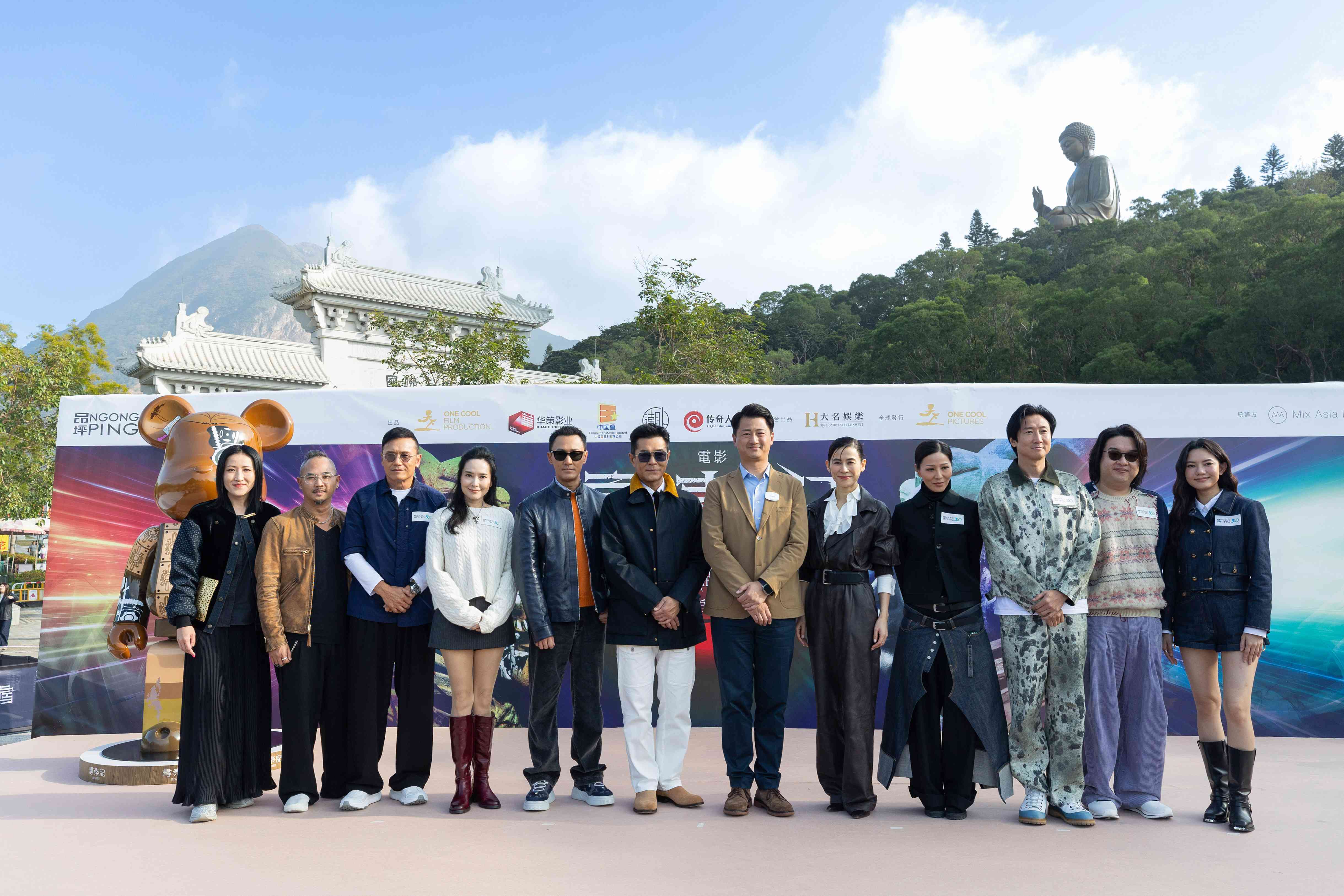 东涌昂坪360｜《寻秦记》电影版登陆昂坪360　与宾客一同穿越古今 古天乐为电影《寻秦记》特别版 BE@RBRICK揭幕　复刻兵马俑造型