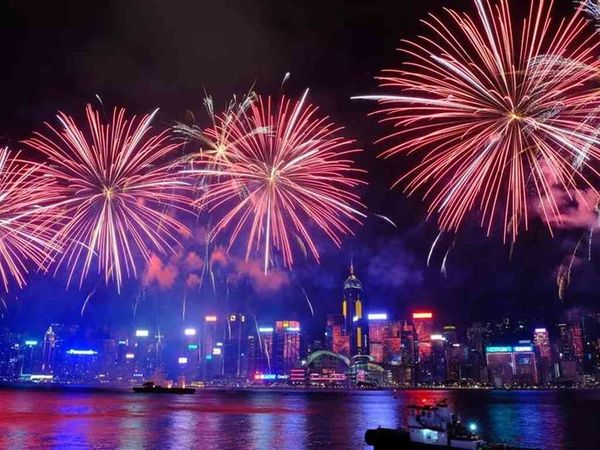 维多利亚港两岸｜2026年国庆烟花汇演