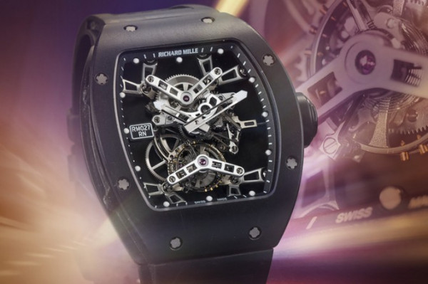 「拉斐爾•納達爾」限量版酒桶形陀飛輪腕錶