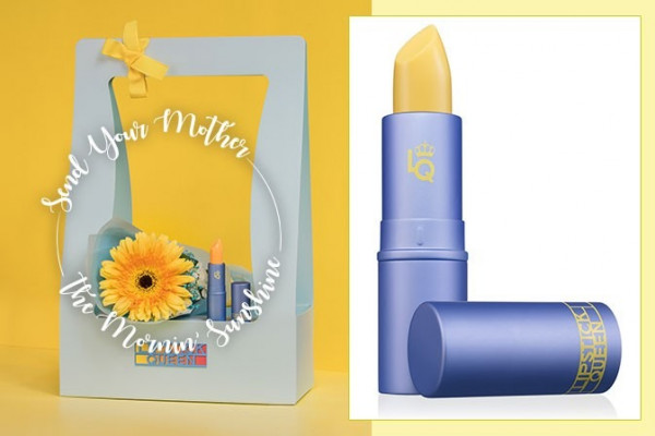 曾經偷用化妝品的小孩，在母親節送上花與唇膏