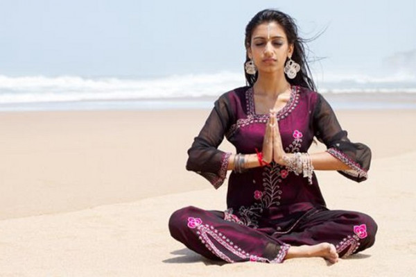 瑜伽拜師，跟印度老師定本地老師？