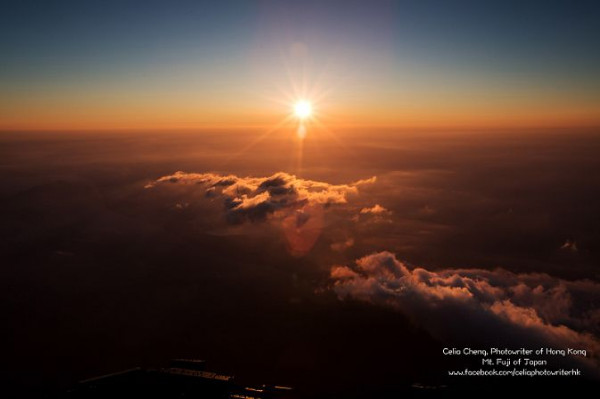 「登富士山」(三) 雲端上的銀河、旭日初升