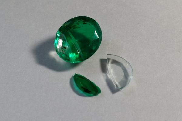 別被拼合寶石矇騙 (一)