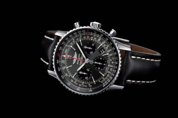 灰黑徽章續寫傳奇　BREITLING航空計時01腕錶限量版