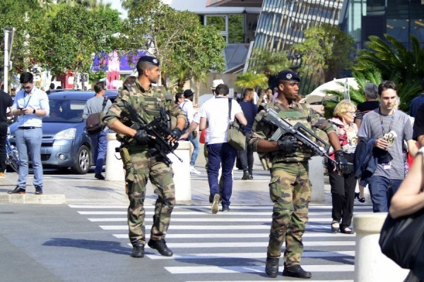 英恐襲威脅升至最高 千兵駐守要點