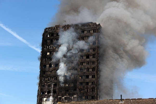 倫敦大廈沖天火 至少12死18危殆