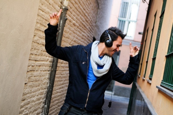 華納音樂沽75% Spotify持股 套31億