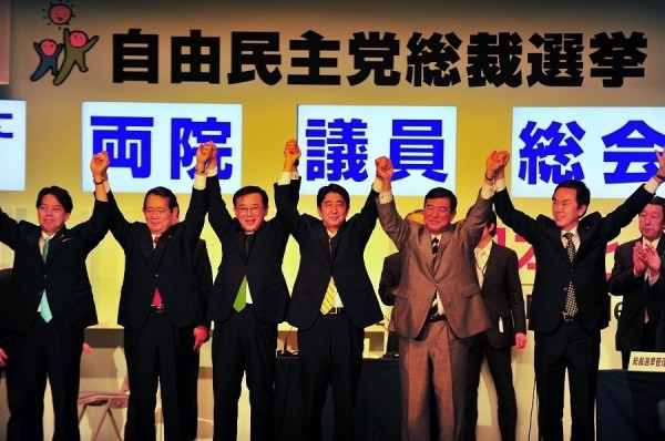 安倍續掌自民黨 推動自衞隊納憲