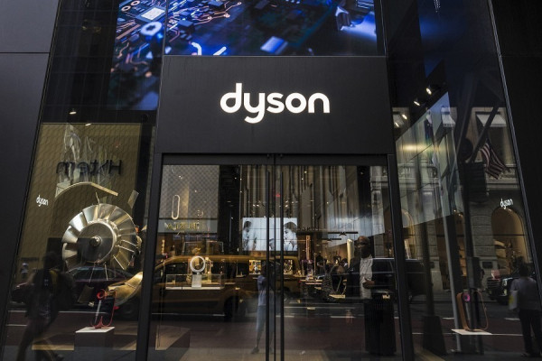 口挺硬脫歐 Dyson總部遷星洲 議員斥偽善
