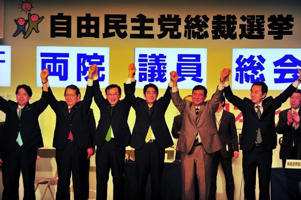 安倍提前大選或失算？