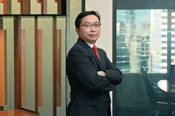 港股成新興最強股市　東方匯理甄俊傑︰提防首季已見全年高位