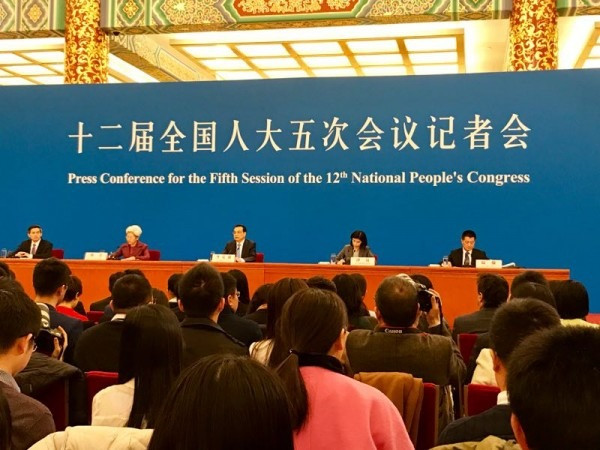 【兩會焦點】李克強: 經濟增長6.5%不低 也很不容易