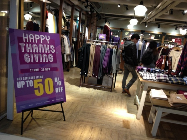 【網購時代】感恩節將至 分析看好網購消費股